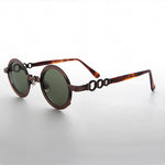 Load image into Gallery viewer, Round Vintage Sunglass with Chain Bridge
