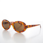 Load image into Gallery viewer, 90s Oval Cat Eye Vintage Sunglass - Macy
