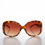 Load image into Gallery viewer, Boho Chic Sunglass with Flower Accent
