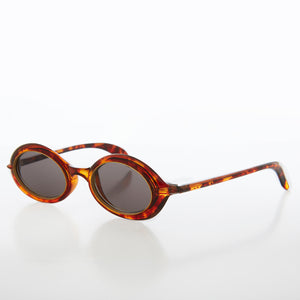 Small Oval Sci-Fi Vintage Sunglass