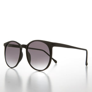 black round sunglasses