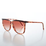 Load image into Gallery viewer, Women&#39;s Sunglasses with Colored Brow Line - Verla
