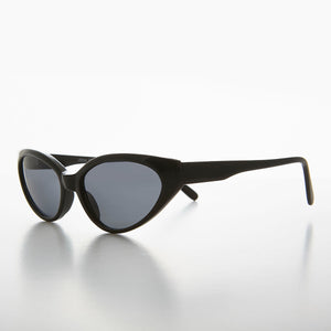 Shallow Lens Extreme Cat Eye Sunglass