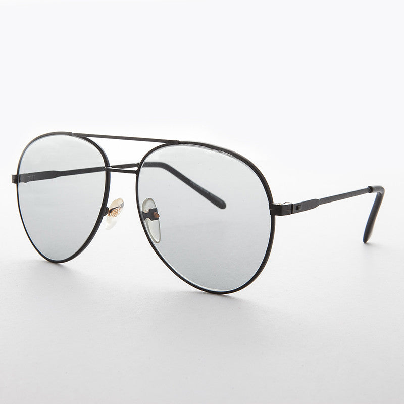 rounded aviator vintage sunglass with Corning USA glass transition lens