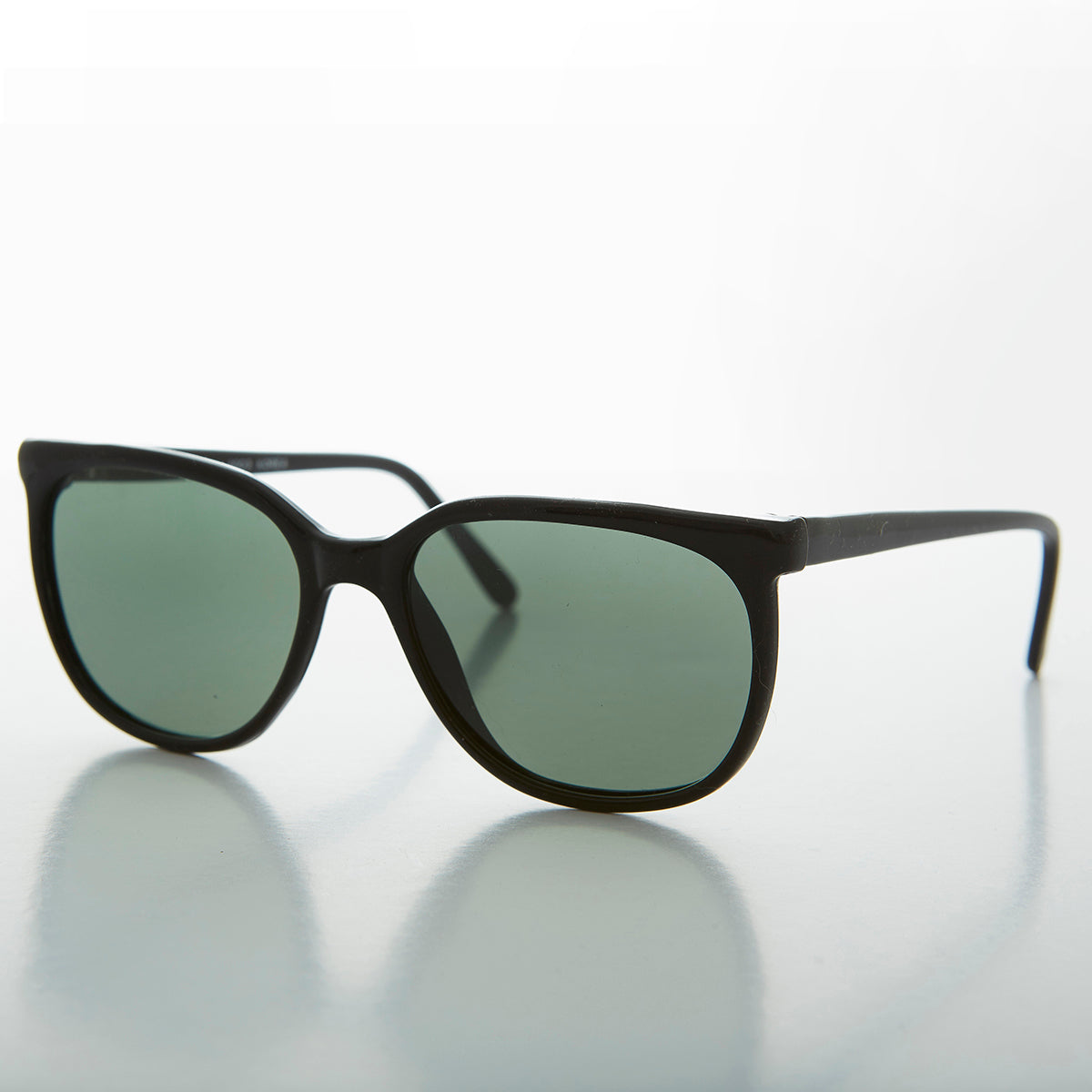 Rounded Square Classic Retro Sunglass with Glass Lens