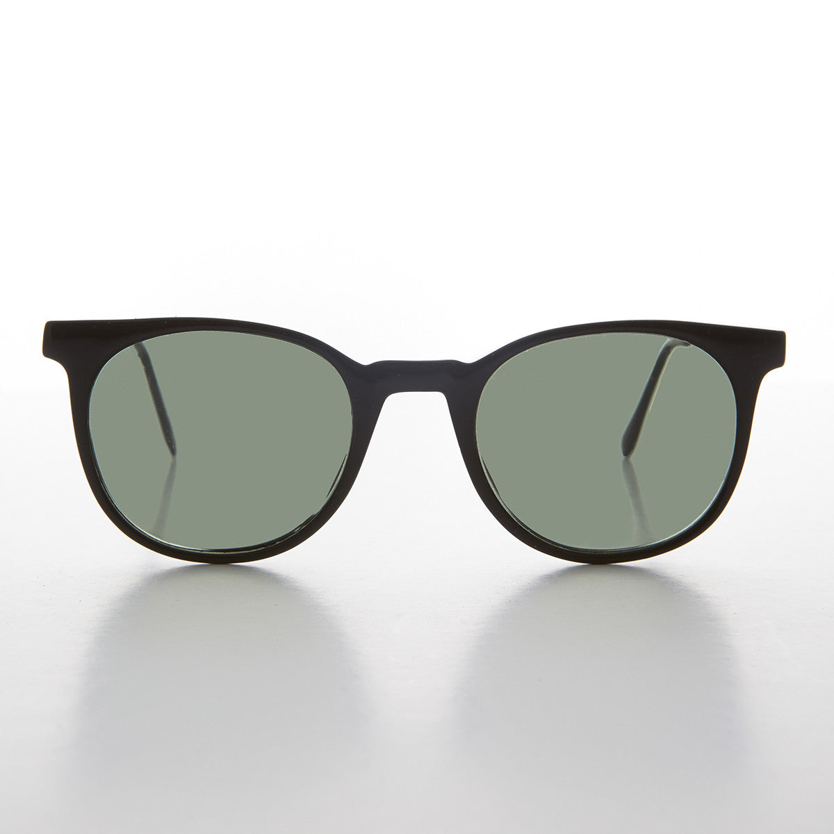 round horn rim vintage sunglass with glass lens