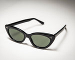 Load image into Gallery viewer, Classic Women's Cat Eye Sunglass with Studs
