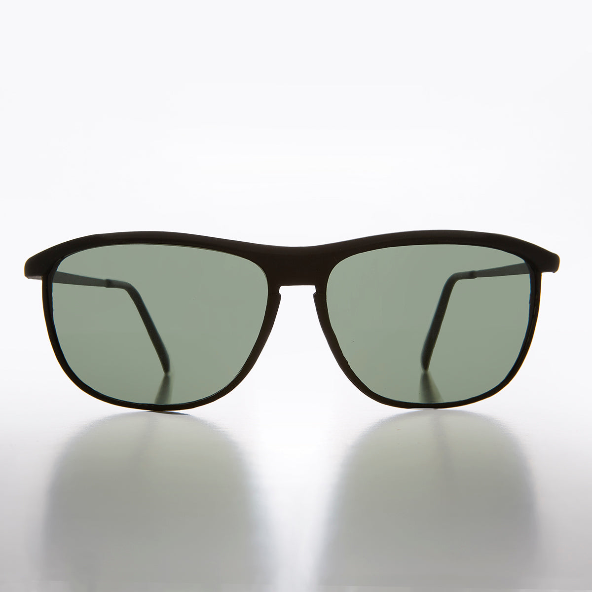 Black Curved Vintage Sunglass 