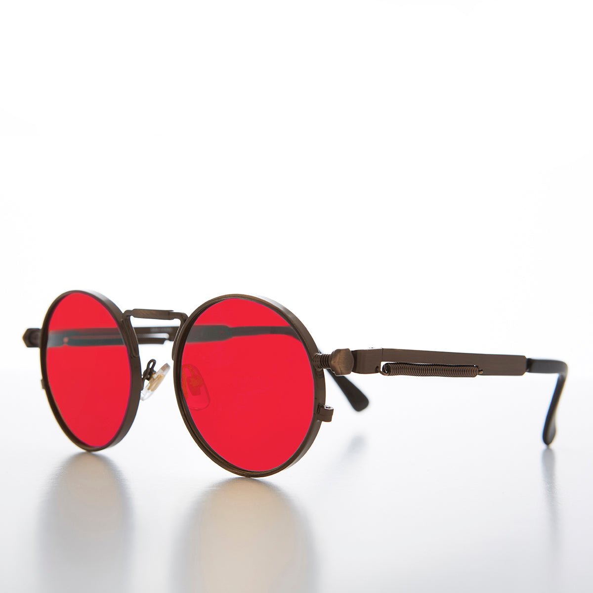 round steampunk sunglass with red lens