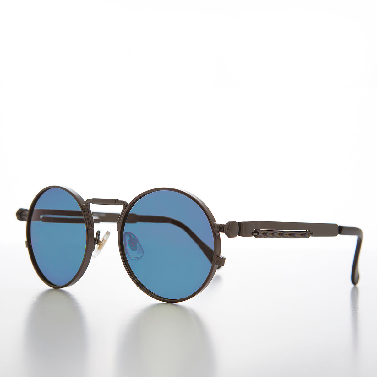 round steampunk sunglass with blue lens