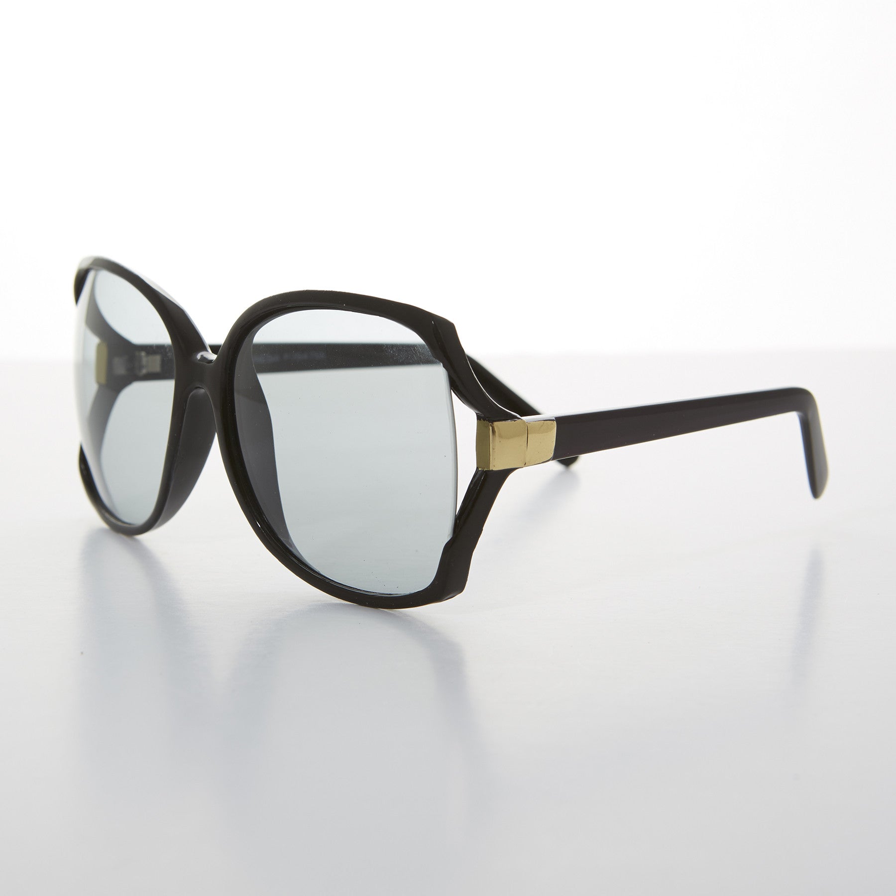oversized womens butterfly vintage sunglass with transition lens