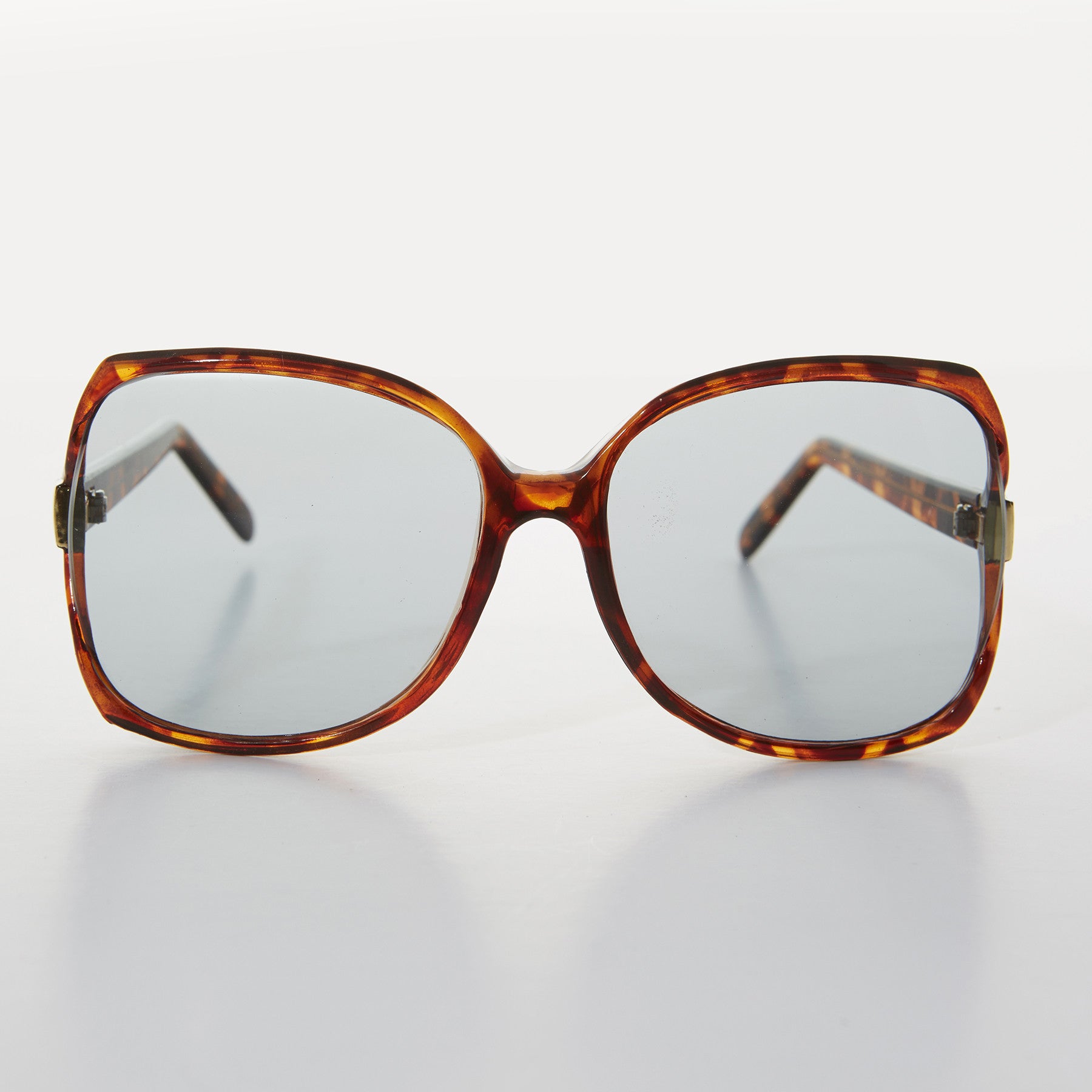 oversized womens butterfly vintage sunglass with transition lens