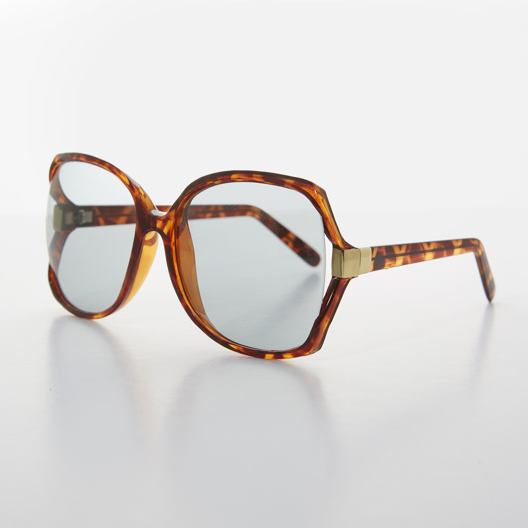 oversized womens butterfly vintage sunglass with transition lens