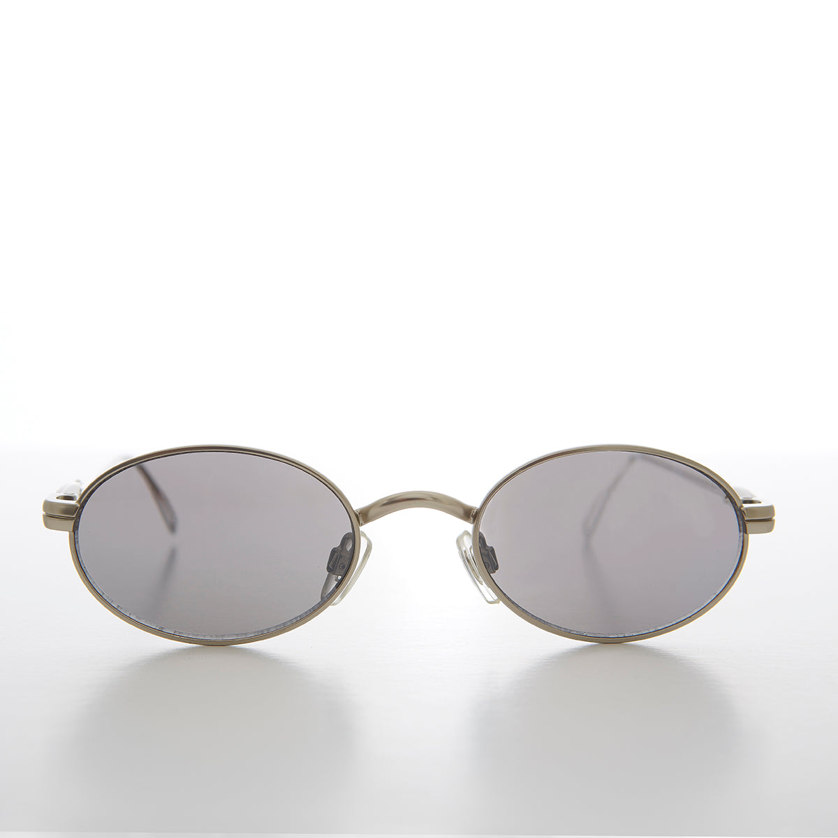 Oval 90s Vintage Sunglass with Intricate Temple