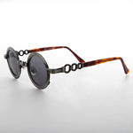 Load image into Gallery viewer, Round Vintage Sunglass with Chain Bridge - Link
