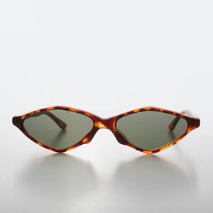 Pointy Diamond Futuristic Cat Eye Sunglass