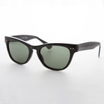 Load image into Gallery viewer, black vintage cat eye sunglass with keyhole bridge
