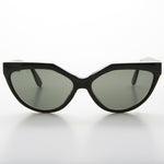 Load image into Gallery viewer, Geometric Black Cat Eye Vintage Sunglass

