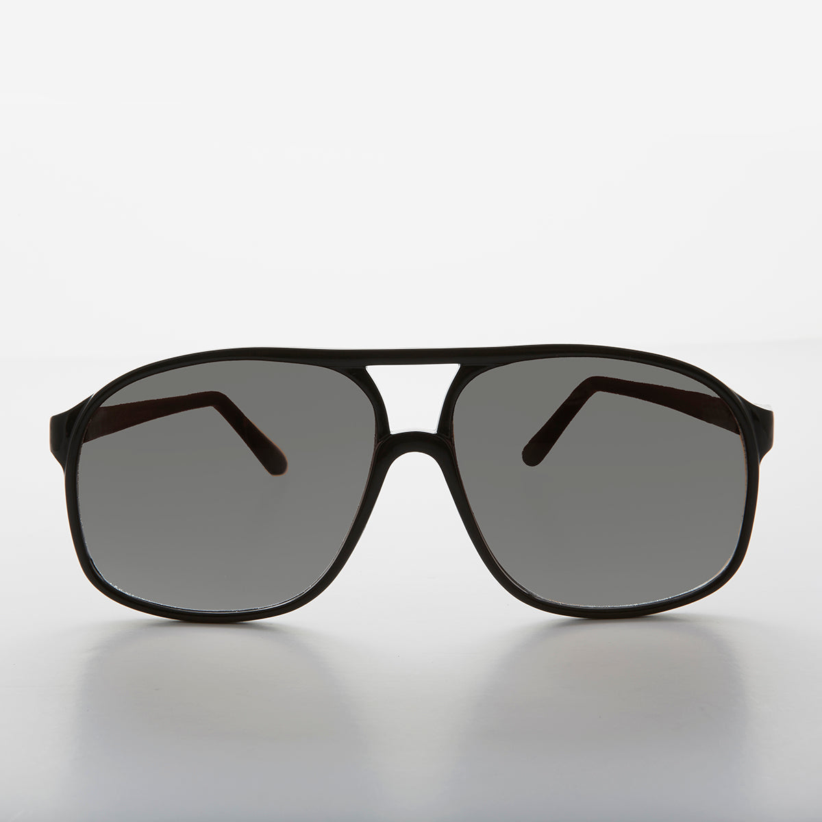 oversized pilot sunglasses with polarized lenses