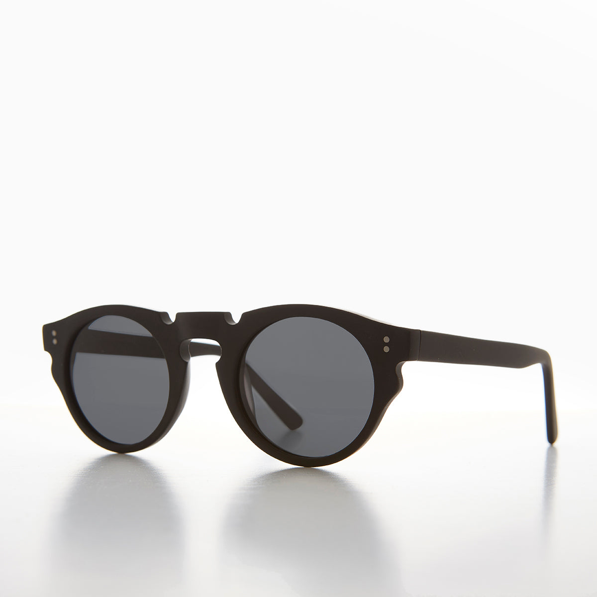 round cut-out design retro sunglass