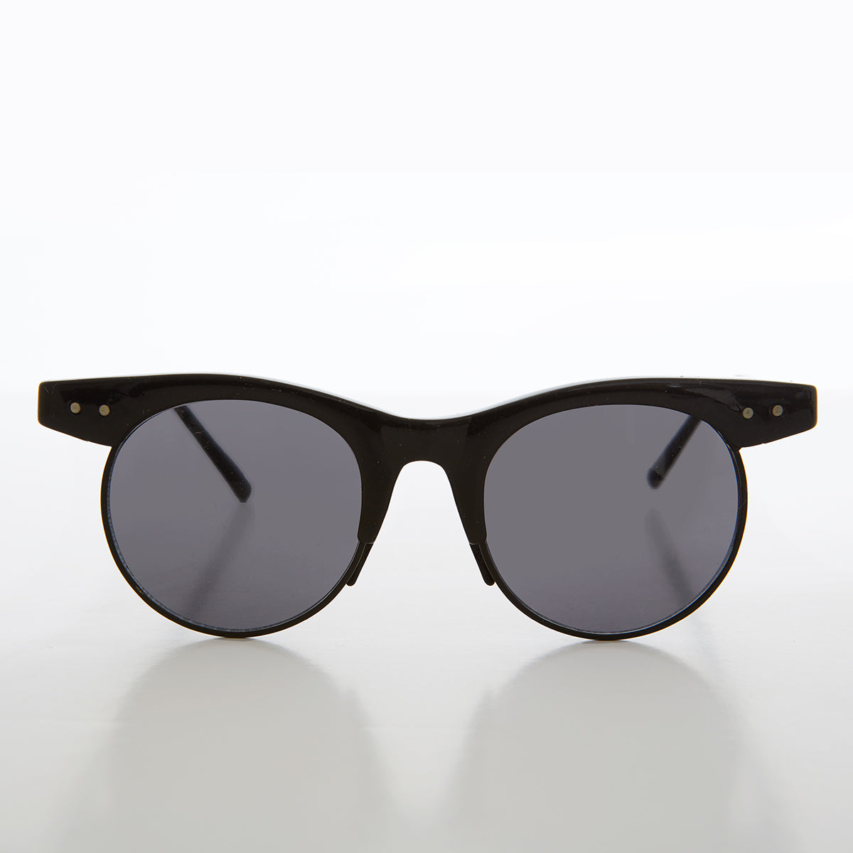 Round Extended Horn Rim Vintage Sunglass